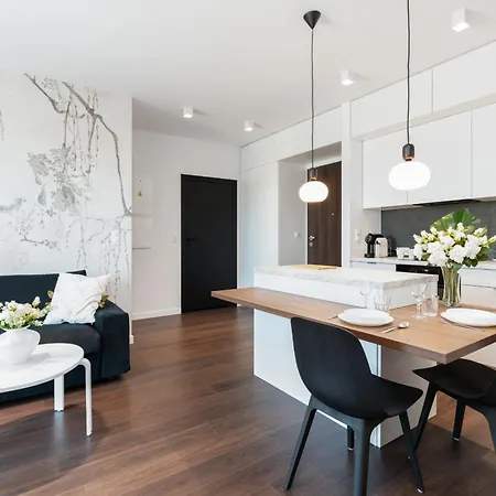 Stylish & Comfy Garbary With Parking By Renters Appartement *