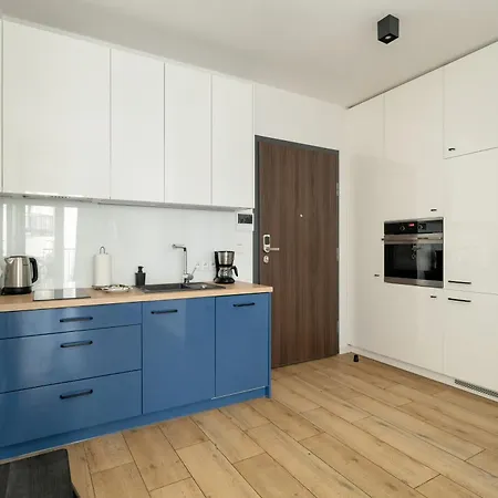 Stylish & Comfy Garbary With Parking By Renters Апартаменты *