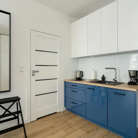 Апартаменты Stylish & Comfy Garbary With Parking By Renters Познань