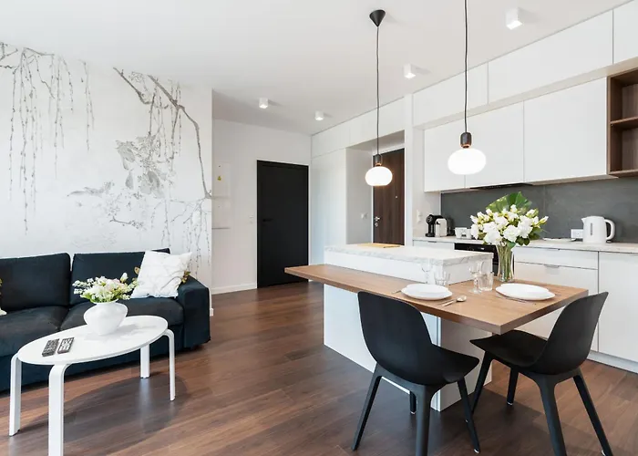 Stylish & Comfy Garbary With Parking By Renters Apartamento *