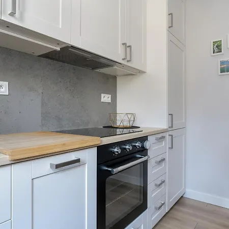 Stylish & Comfy Garbary With Parking By Renters Appartement