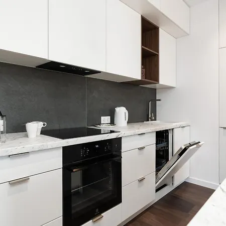 Stylish & Comfy Garbary With Parking By Renters Poznan