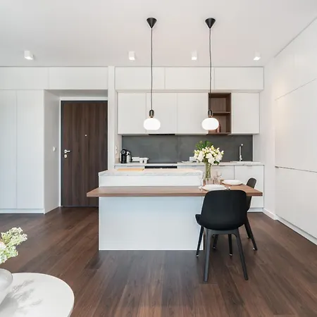 Apartment Stylish & Comfy Garbary With Parking By Renters
