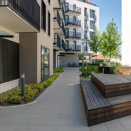 Stylish & Comfy Garbary With Parking By Renters Apartment Posen