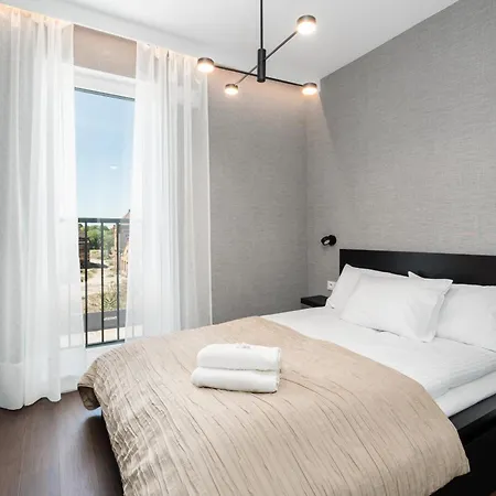 Apartment Stylish & Comfy Garbary With Parking By Renters *