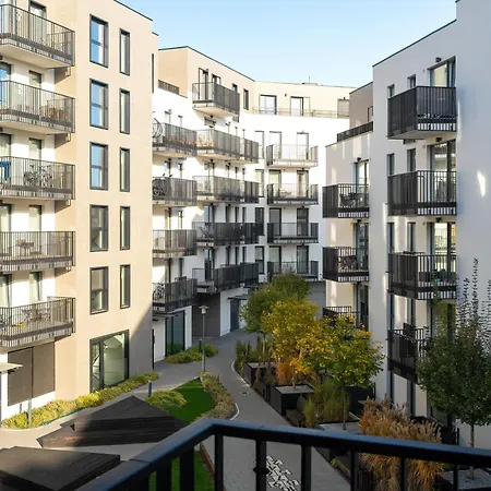 Stylish & Comfy Garbary With Parking By Renters Appartement
