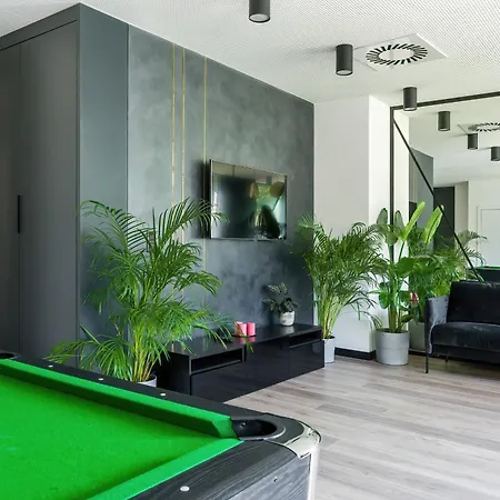 Stylish & Comfy Garbary With Parking By Renters * Posen