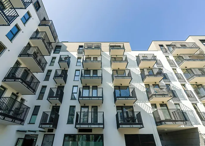 Apartment Stylish & Comfy Garbary With Parking By Renters Poznan